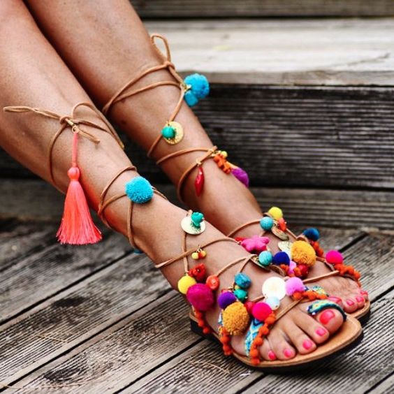 3 Grown-Up Ways To Wear Pom Sandals —