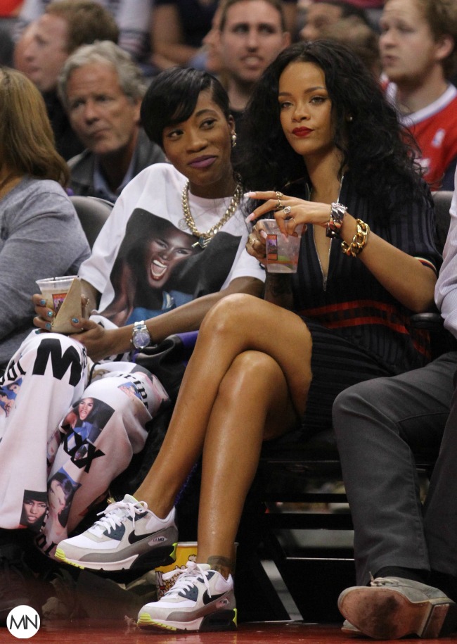 Rihanna courtside