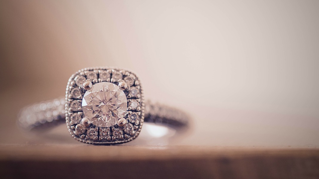 give back engagement ring