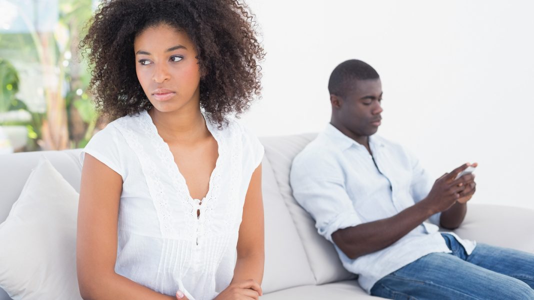 Time to Roll Out! Signs He’s Playing You | MadameNoire