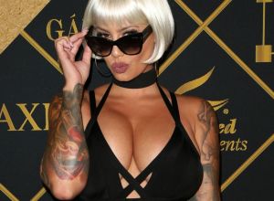Amber Rose breasts