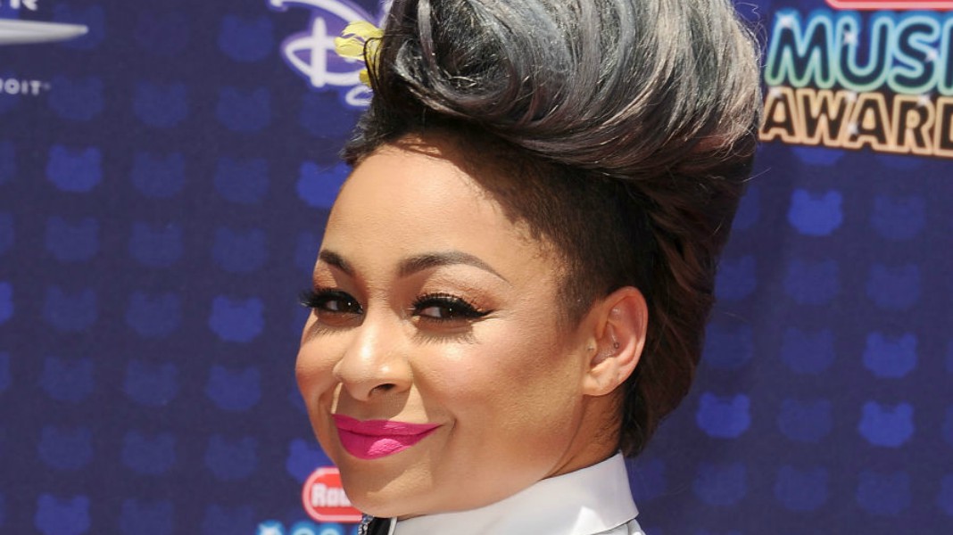 raven-symone talks wigs and weaves