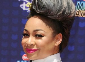 raven-symone talks wigs and weaves