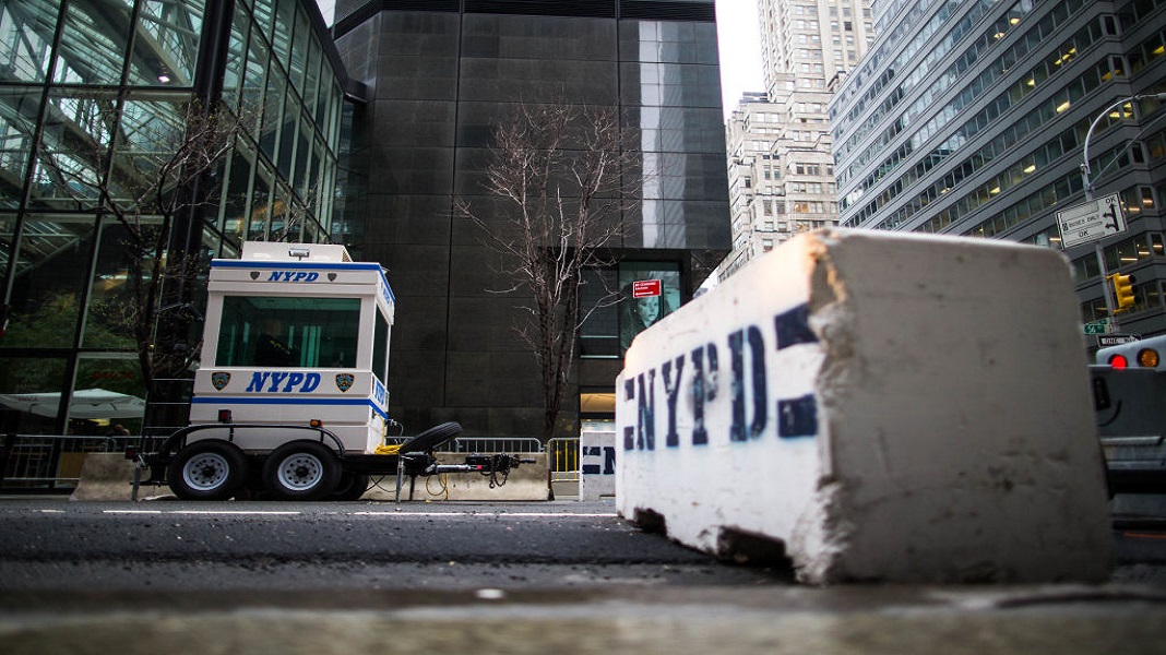 white man calls nypd officer n word