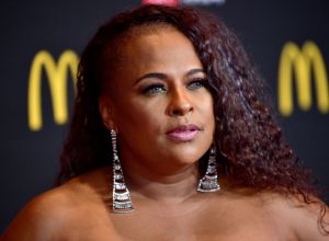 yo yo says r.kelly approached her daughter