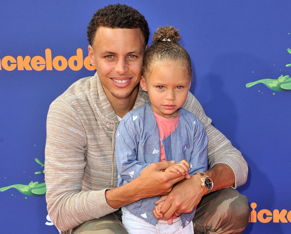 StephenCurry with wife Ayesha  Stephen curry pictures, Celebrity families,  Stephen curry family