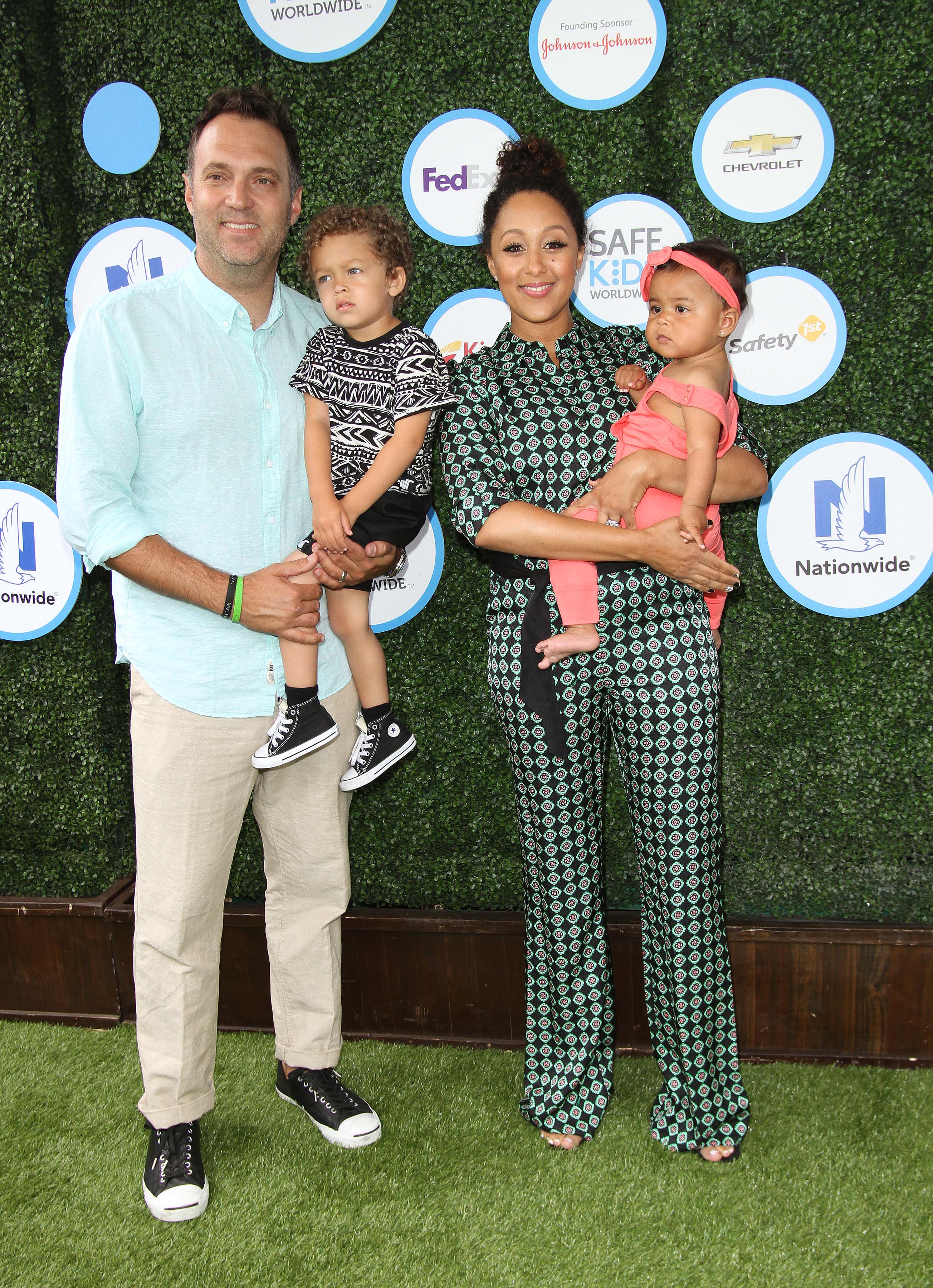 Tamera Mowry and family