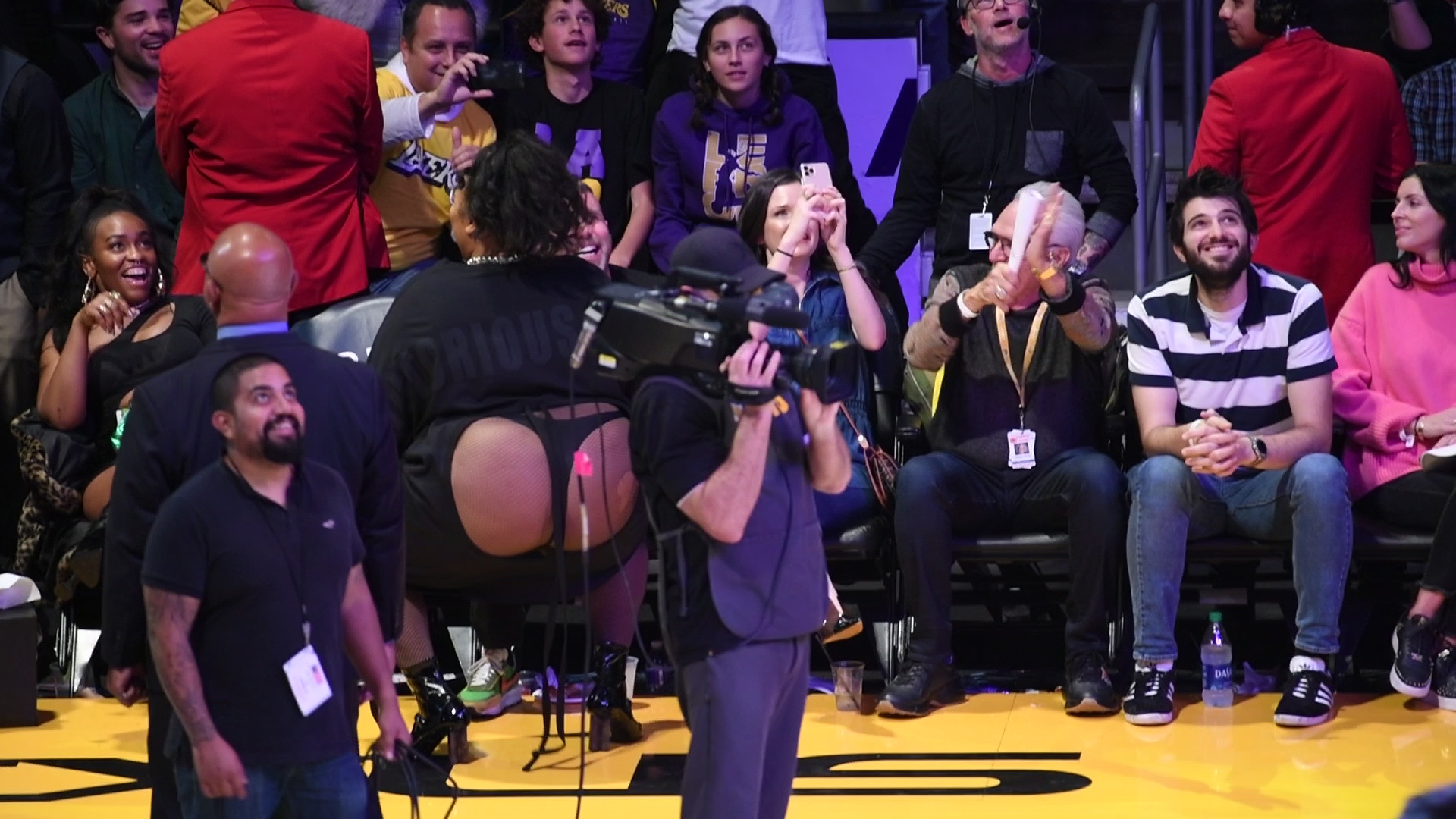 The Internet Reacts To Lizzo's Bare Butt Cheeks At A Laker's Game