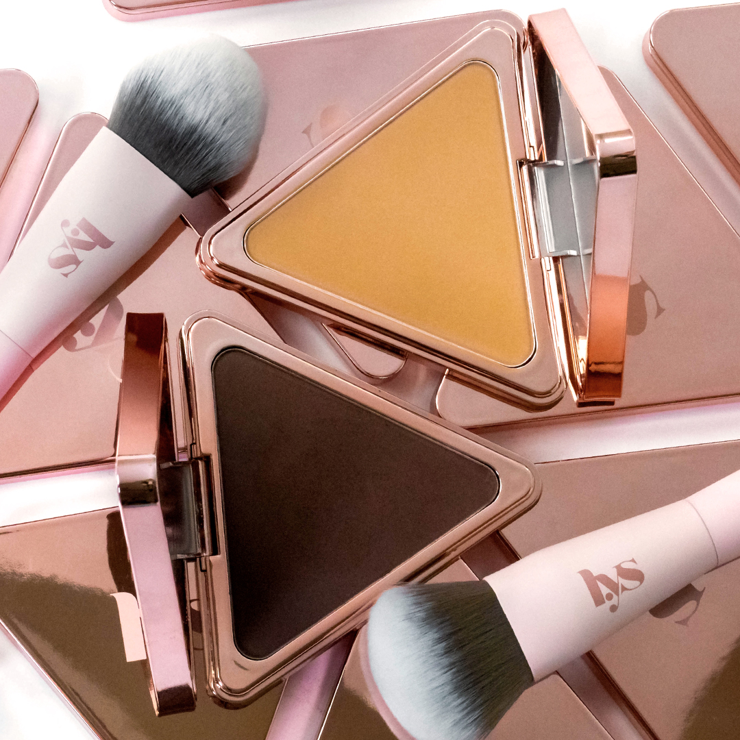 28 Clean Makeup Brands 2022 That Meet Allure Editors' Green Beauty  Standards