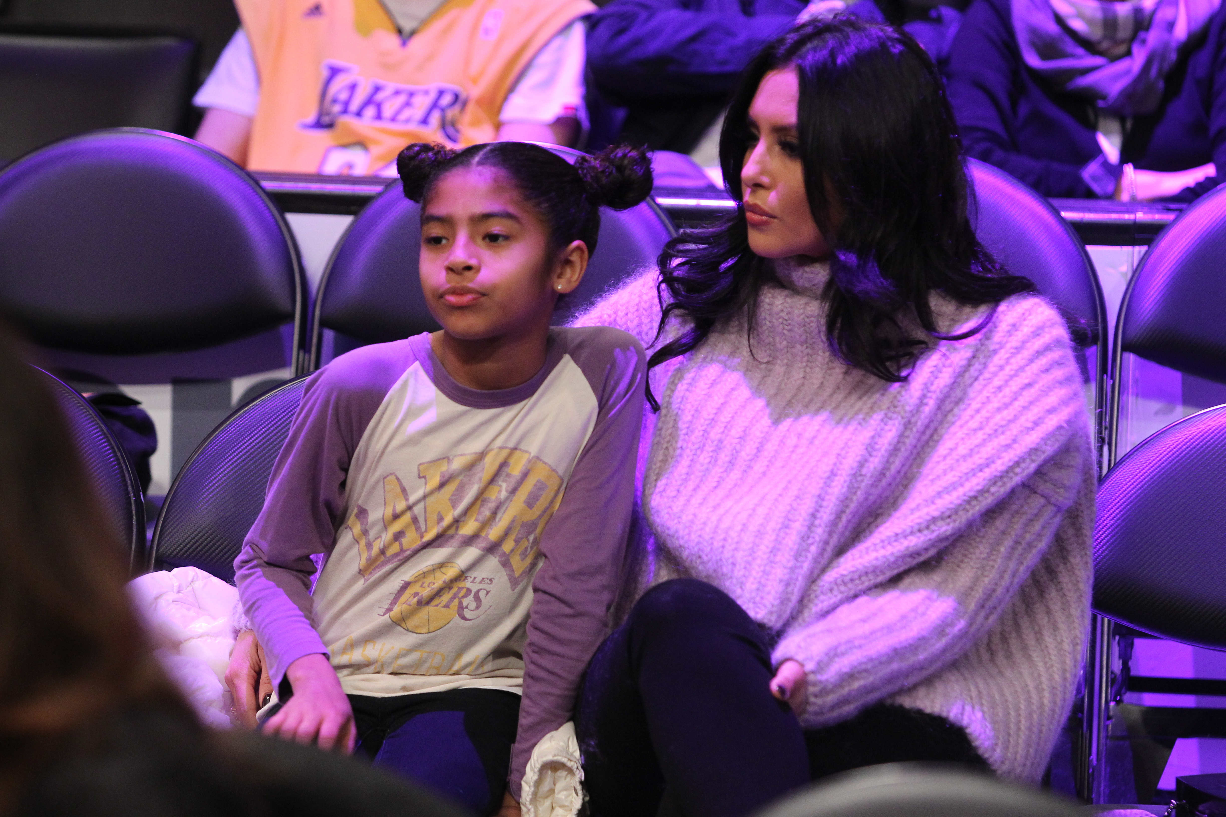Celebrities watch the Los Angeles Lakers