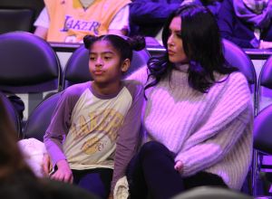 Celebrities watch the Los Angeles Lakers