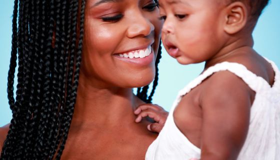 2 Year Old Kaavia James Unboxes Valentino Purse From Mom Gabrielle Union 2 Year Old Kaavia James Unboxes Valentino Purse From Mom Gabrielle Union