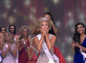 Miss Kentucky Elle Smith Crowned Miss USA 2021