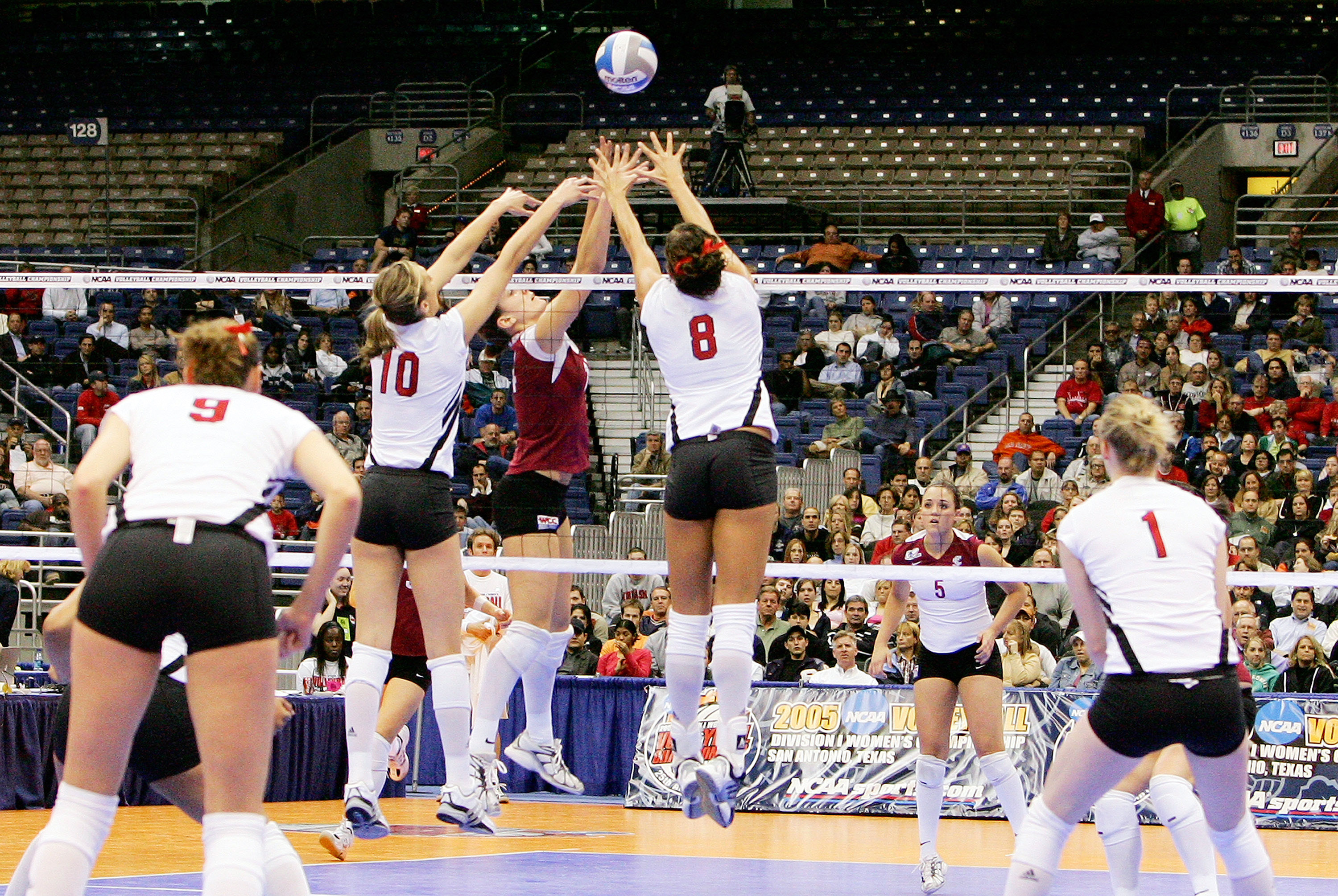 NCAA Women's Volleyball - Division I Semifinals - Santa Clara vs Nebraska