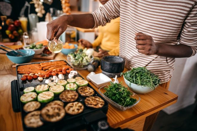 foods, eggs, storing, perishable, spices, oils, 