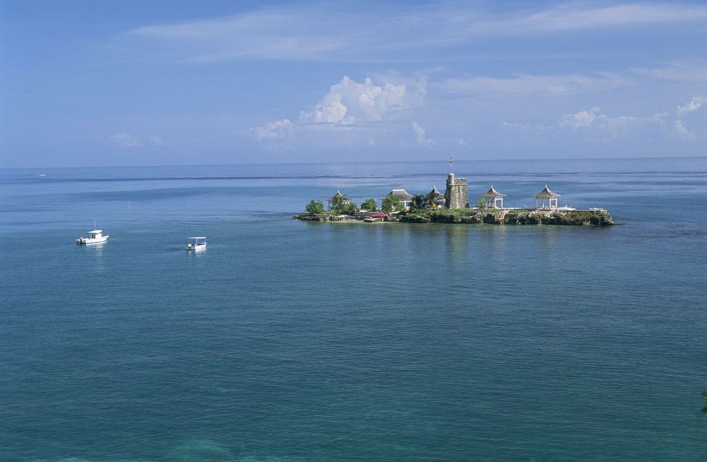 VIEW OF THE HOTEL "COUPLES TOWER ISLE", SAPPHIRE ISLAND, OCHO RIOS, JAMAICA