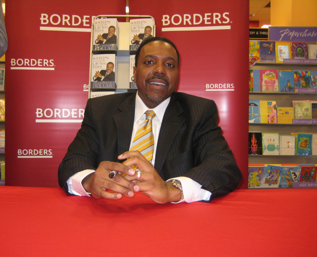 Creflo A. Dollar Signs His New Book "8 Steps to Create the Life You Want" at Borders Books and Music - January 12, 2007