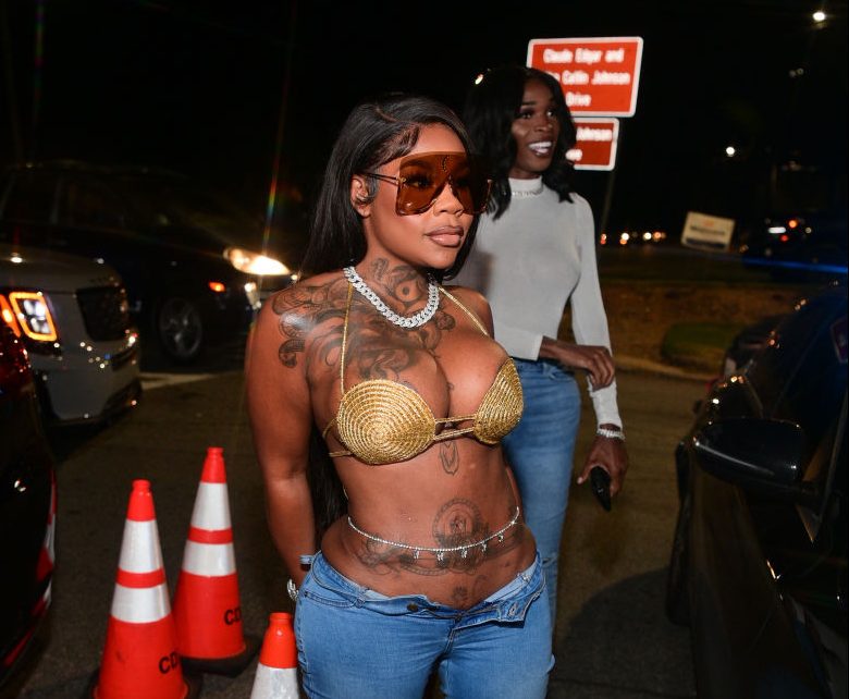 topless, Sukihana, breasts, colorism, racism, nipple, performance