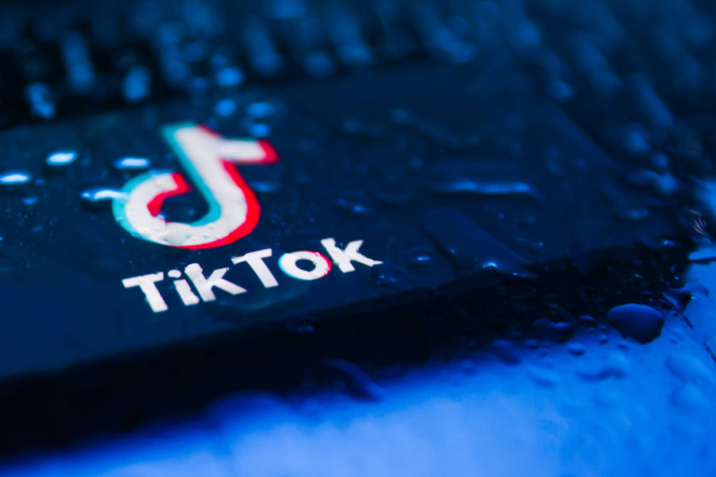 TikTok, dance moves, hips, white woman, newsletter, tutorial