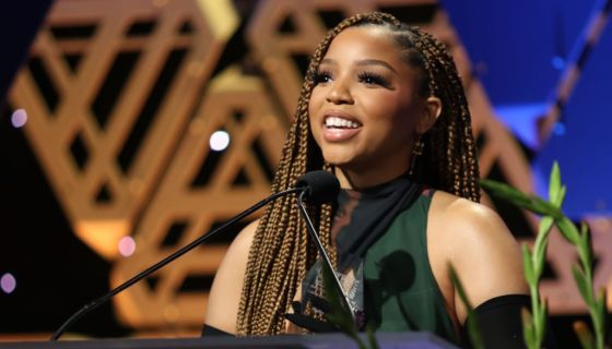 Chlöe Bailey Rocks Stunning Copper-Colored Box Braids Over Her Locs