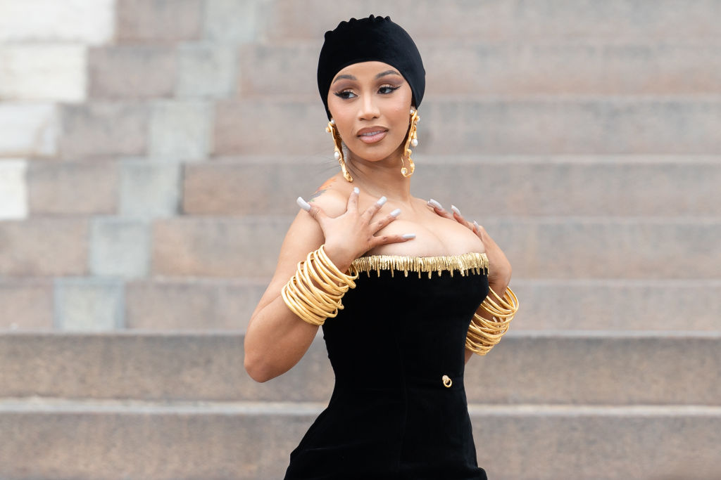 Cardi B, water, Las Vegas, Drai's Beachclub, Las Vegas, Water, Microphone, Paxy, TikTok