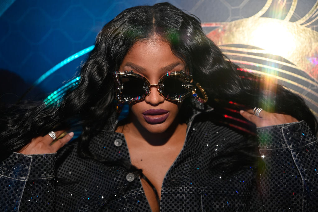 Joseline's Cabaret Hernandez Raven Diaz trans season four cast Zeus trailer New York