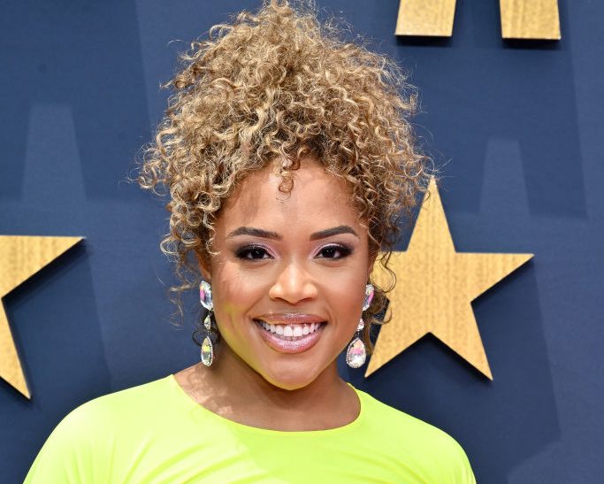 Candance Maxwell Caci Cole Pritchett surprise visit All the Queen's Men