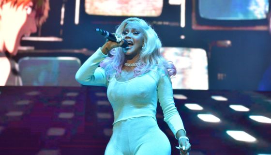 Cardi B Accused By Netizens Of Lip-Syncing Her Performance After Video of  Her Throwing Mike at a Fan Goes - video Dailymotion
