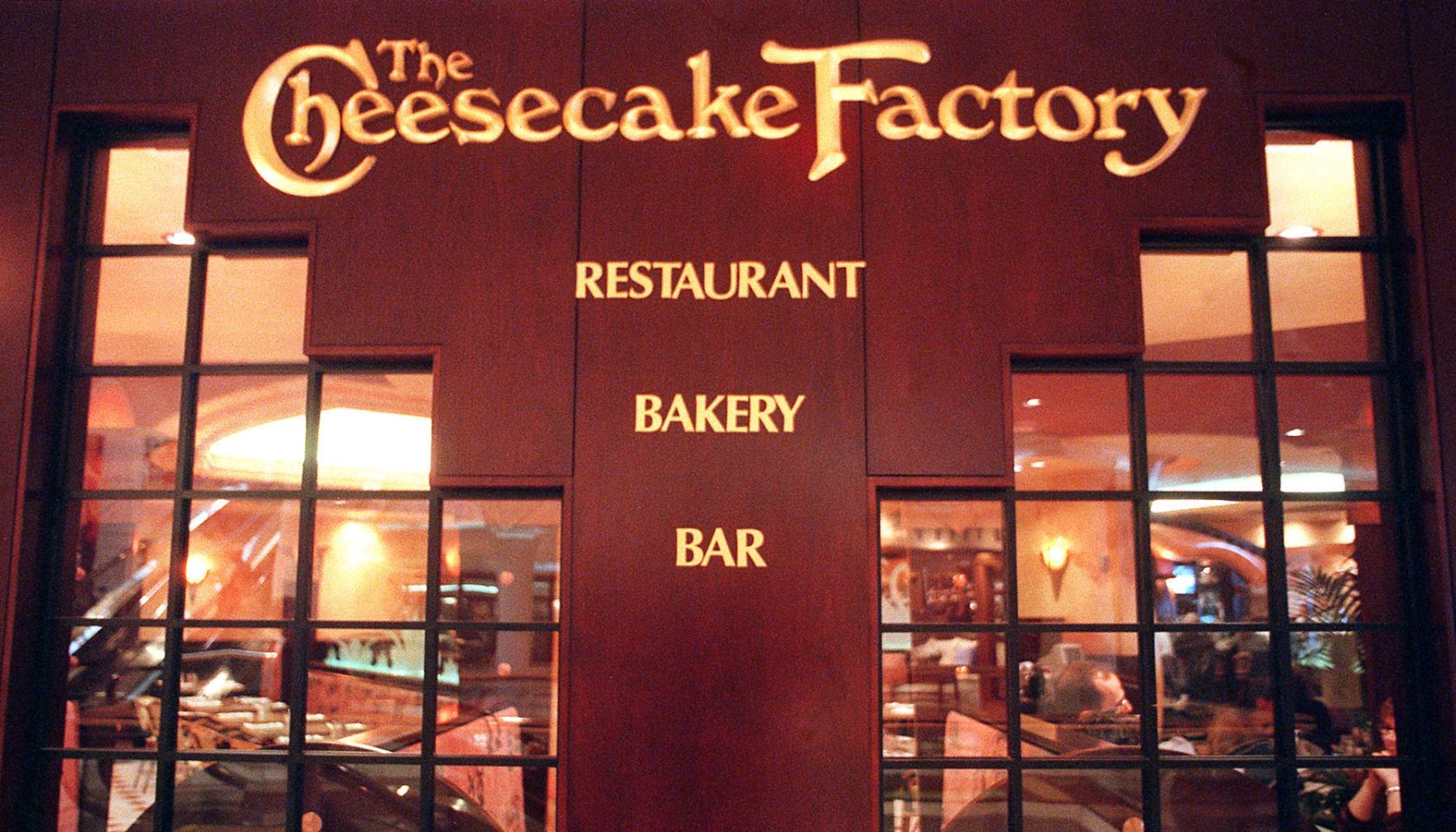 video, chain, first date, Jay, The Truth Factory, restaurant, viral, Jay, Alicia, The Cheesecake Factory Lady