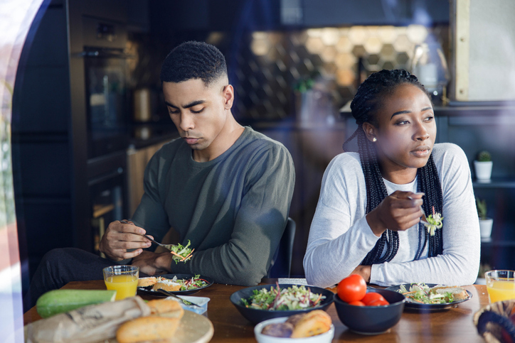 restaurant, first date, list, place, 856 Entertainment, women, entertainment, Applebees, Cheesecake Factory, date