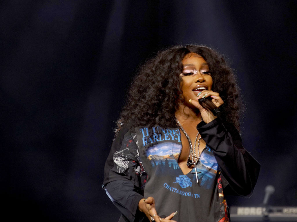 Femme It Forward Give FlowHERS award ceremony SZA Teyana Brandy