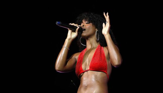 This Skimpy Red Stage Outfit On Ari Lennox Made Us Look Up Her Workout
Routine