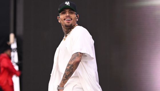 Viral Meet-And-Greet Photo With Chris Brown Cost This Fan Her Relationship, She Did Not Care #ChrisBrown