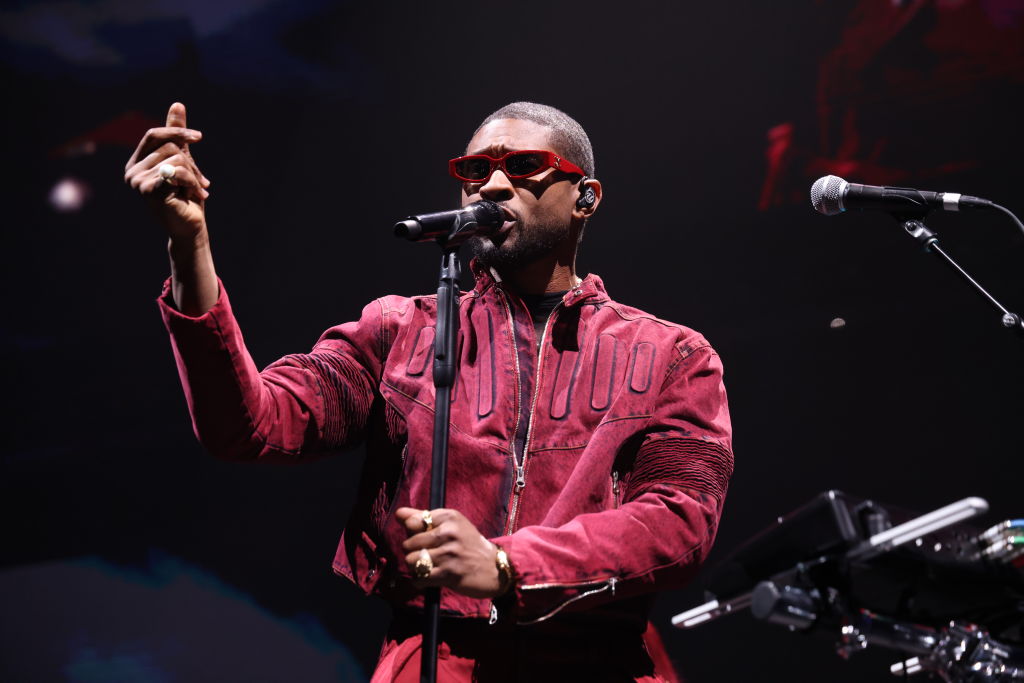 Usher Overcome With Emotions At Last ‘My Way’ Residency Show