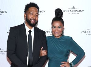 Yvette Nicole Brown Anthony Davis engagement fiancé Good Times The View