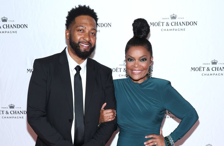 Yvette Nicole Brown Anthony Davis engagement fiancé Good Times The View