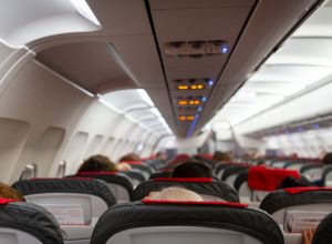 farting passenger American Airlines flight plane man removed Reddit @Glamgaltx fartman