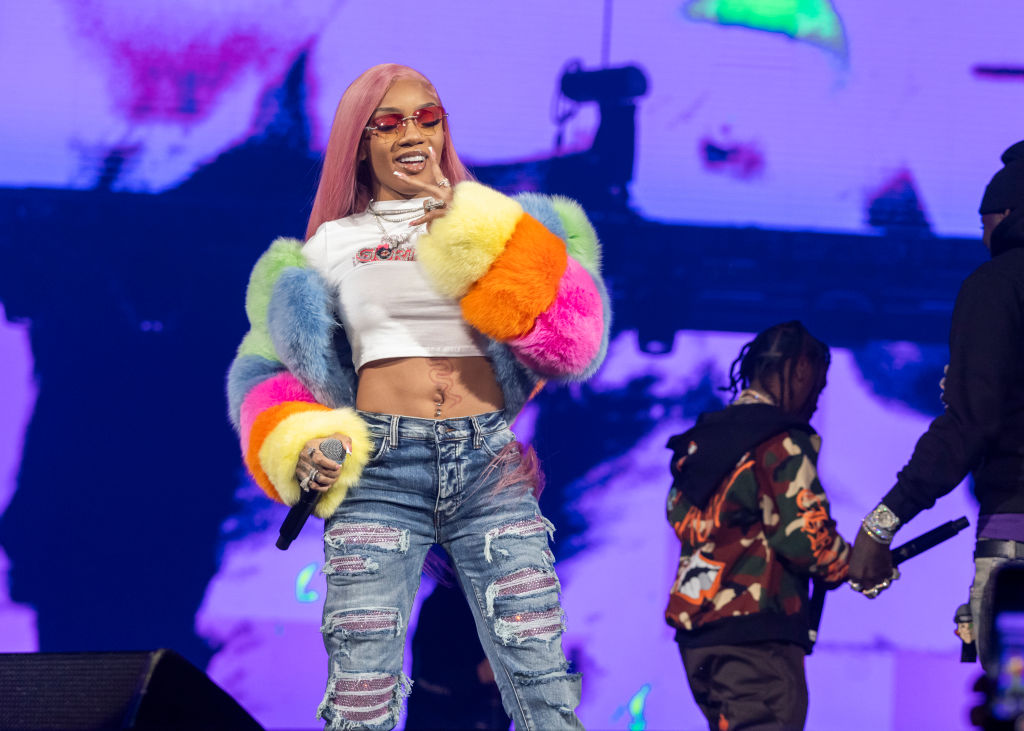 Checkers, work, fast food, rapper, video, Yeah Glo, music video, GloRilla