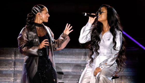 That’s Crazy! Black Social Media Users React To H.E.R. And Alicia Keys’ Super Bowl Halftime Performance #HER