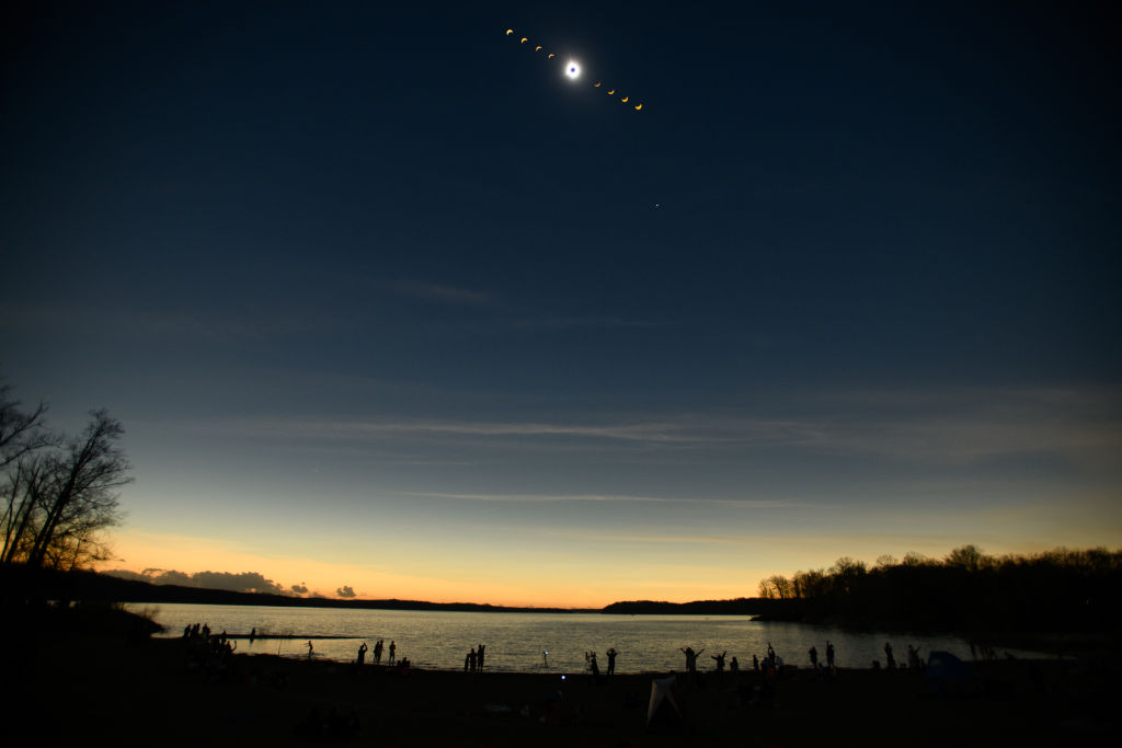 RCG Media, testicles, Mexican news stories, Solar Eclipse, Mexico,