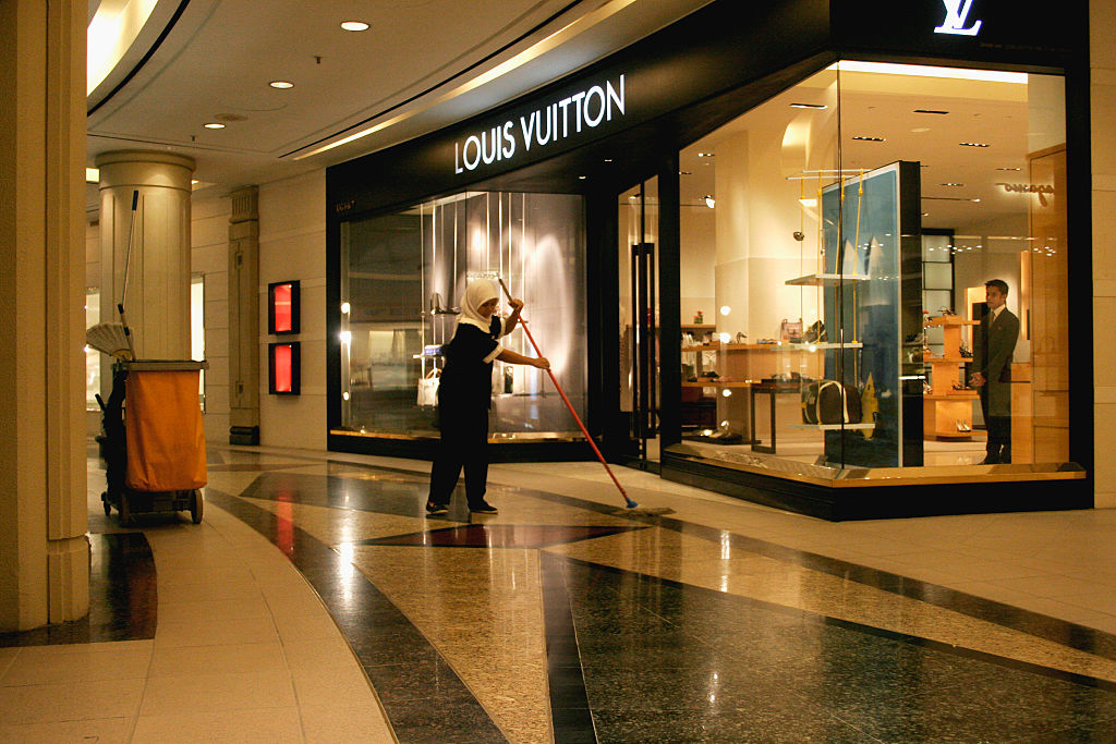 Money Man Splurges On Louis Vuitton For Chicago Fans