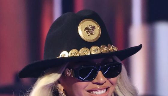 CHAPS AND CLAPPAS: Beyoncé Serves Cowboy Cakes In Latest IG Post
