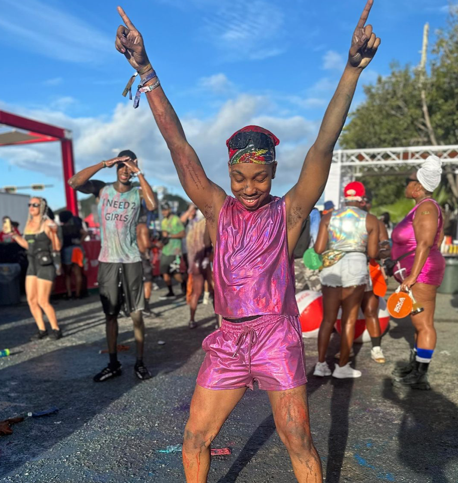 Darren Bankss, St. Thomas, whining, Instagram, Carnival