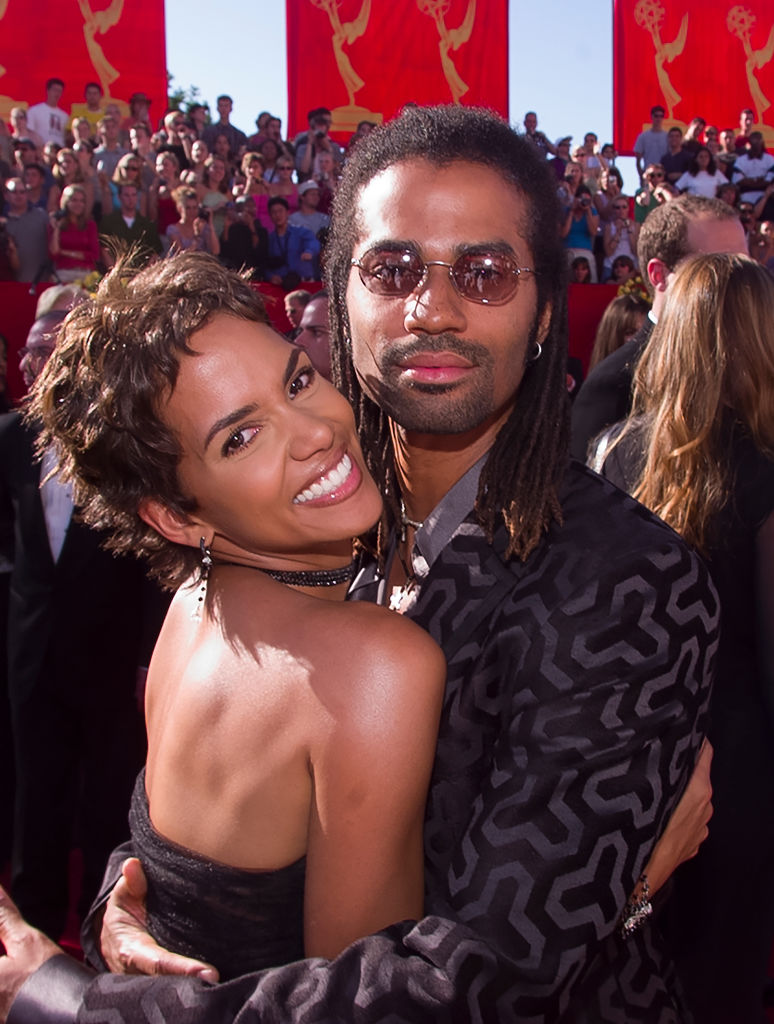 Halle Berry and Eric Benét at Emmy Awards Show 2000