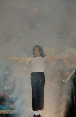 Michael Jackson Performs at Superbowl XXVII