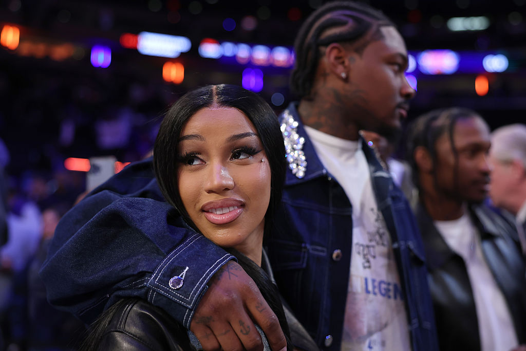 Cardi B And Stefon Diggs Debut Romance At Knicks Game Cardi B And Stefon Diggs Debut Romance At Knicks Game