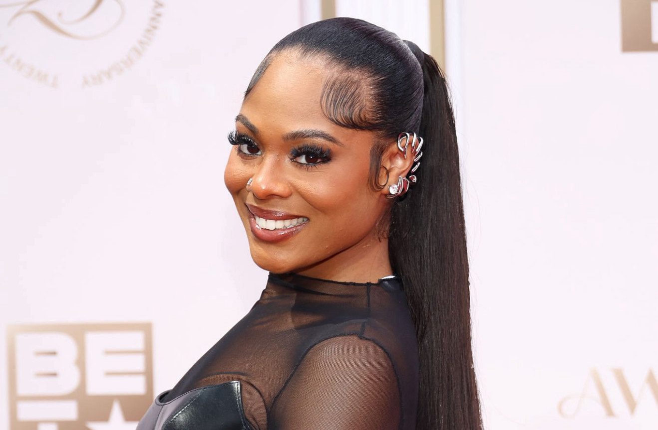 Zoe Spencer: How Twitch's It-Girl Is Carving Her Own Lane In Streaming And Entertainment