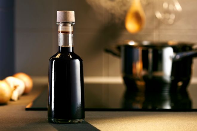 foods, eggs, storing, perishable, spices, oils,