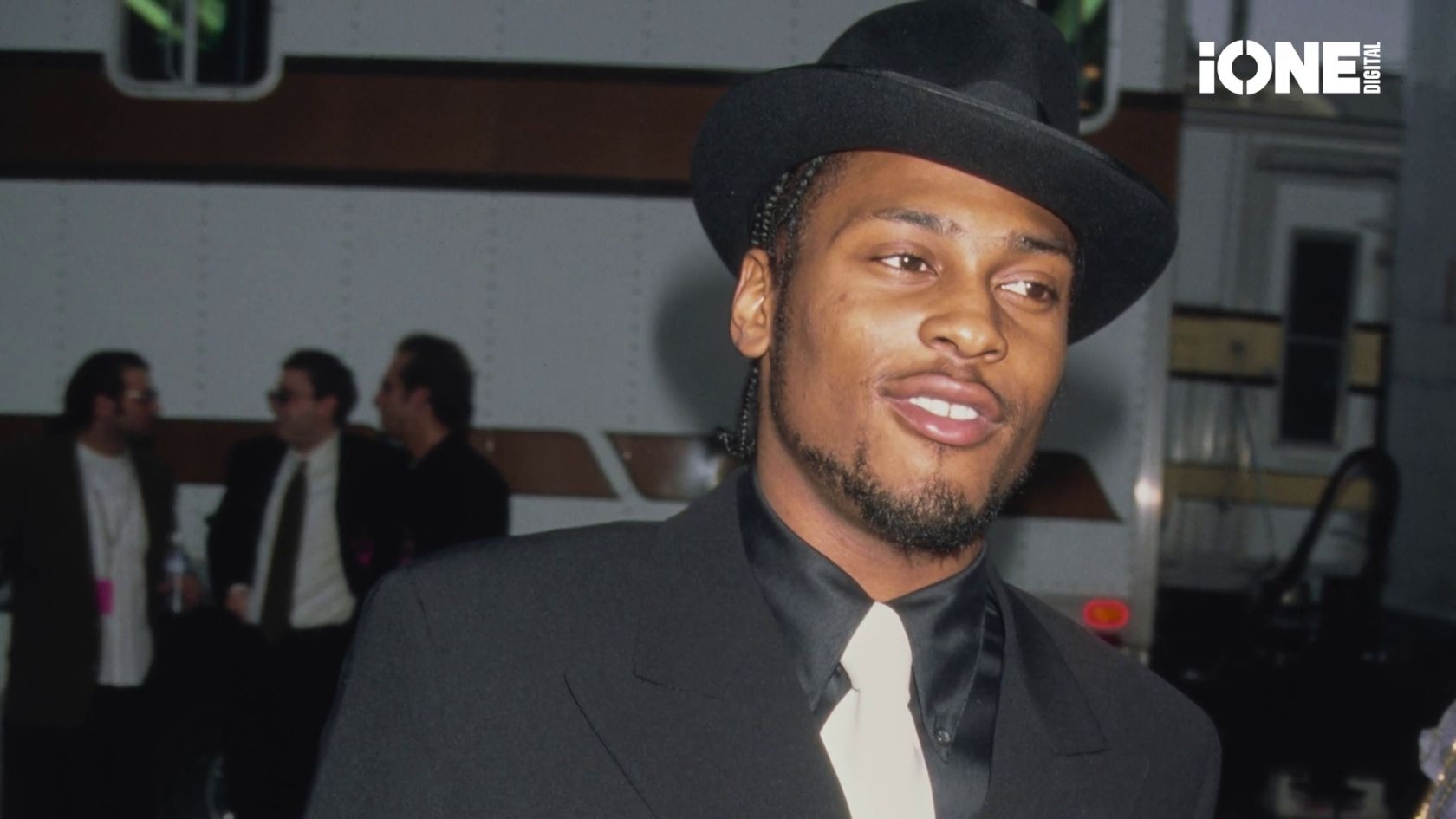 Remembering D’Angelo: A Voice That Redefined R&B - MadameNoire
