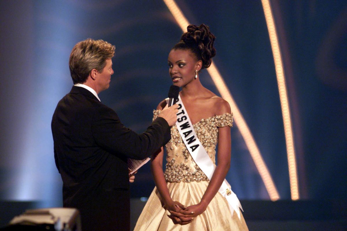 Host Jack Wagner Asks The Final Question To Miss Botswana Wednesday May 26 1999 At The Universe C